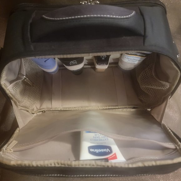 DELSEY Travel Vanity Case - Picture 5 of 13